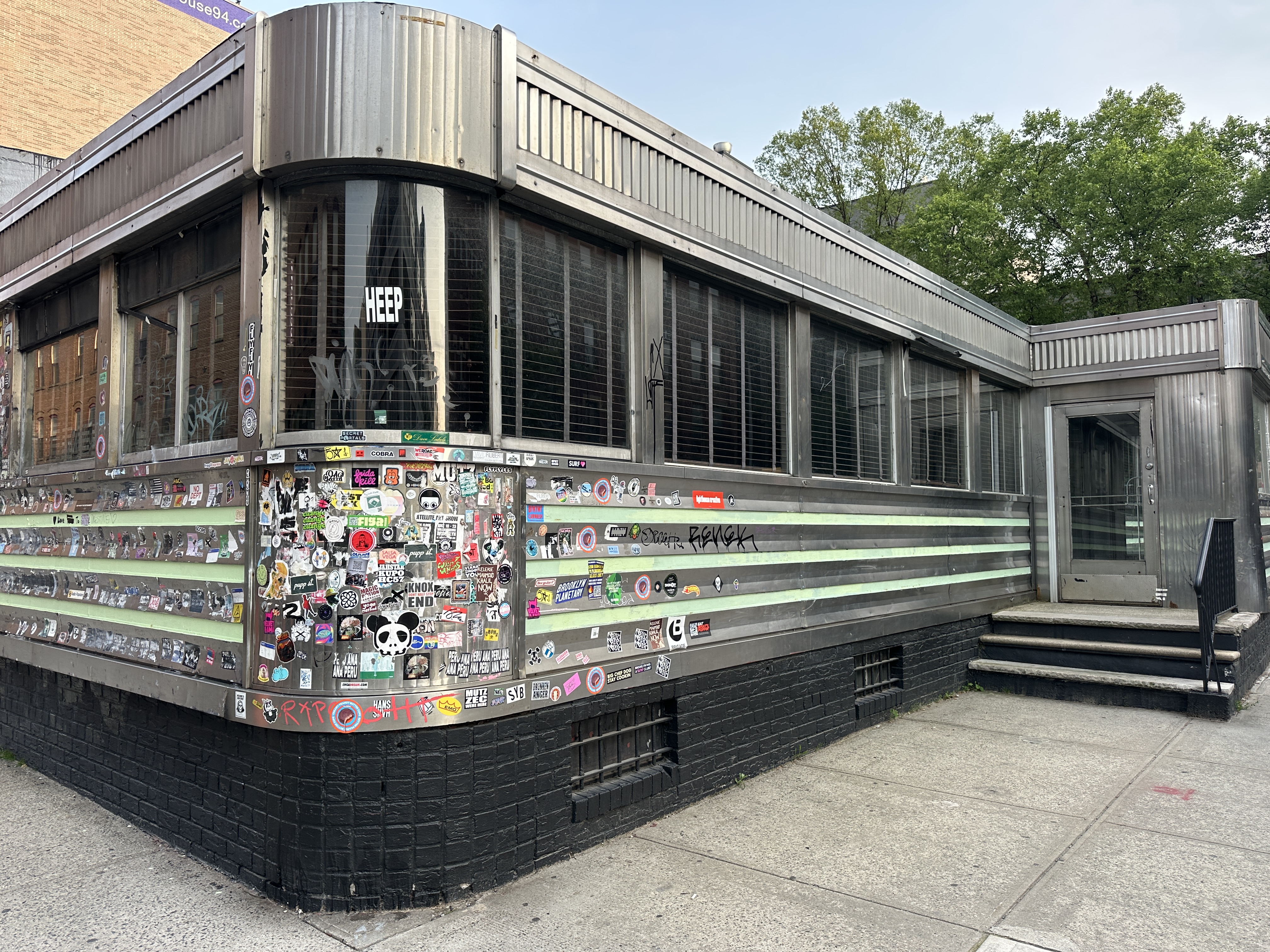 Window 03 — London, Art Deco style