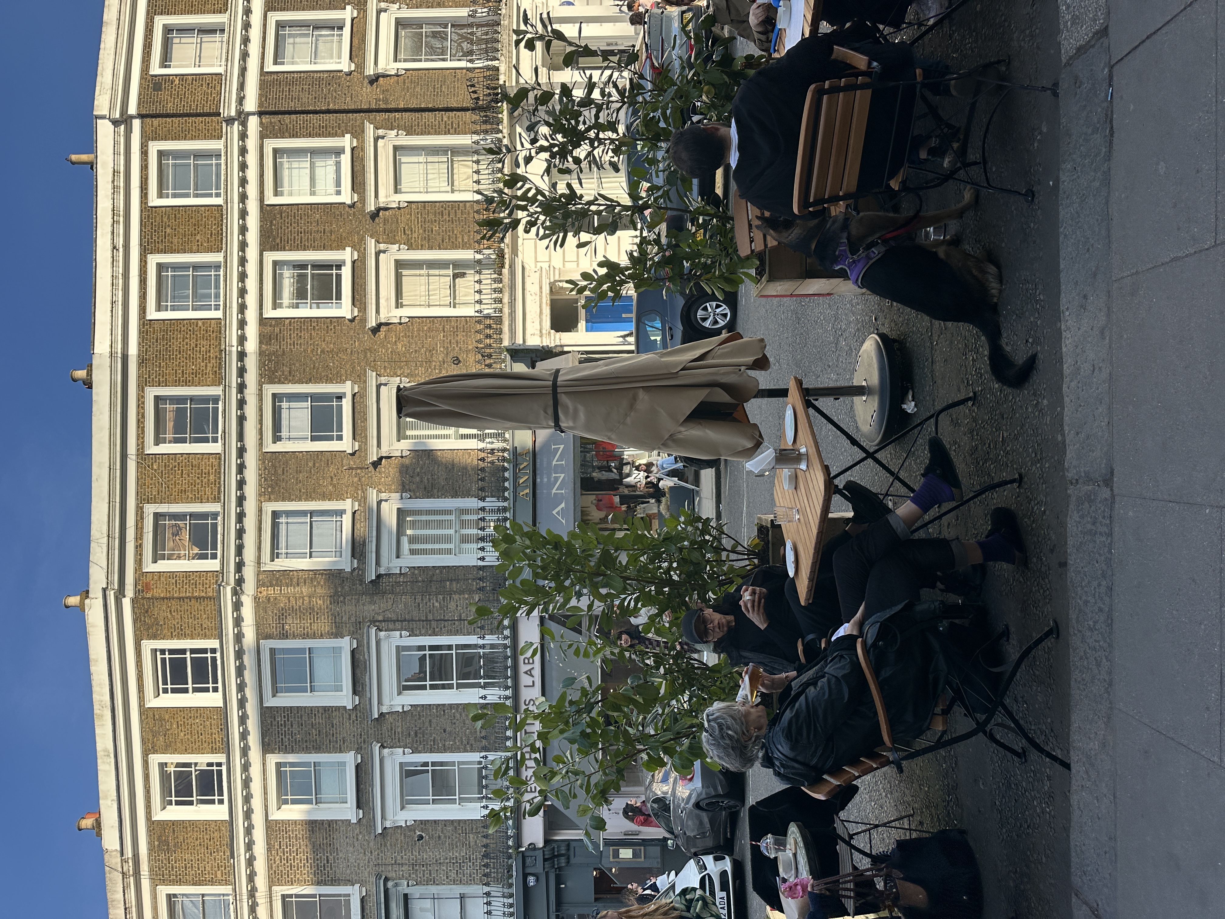 Window 03 — London, Art Deco style