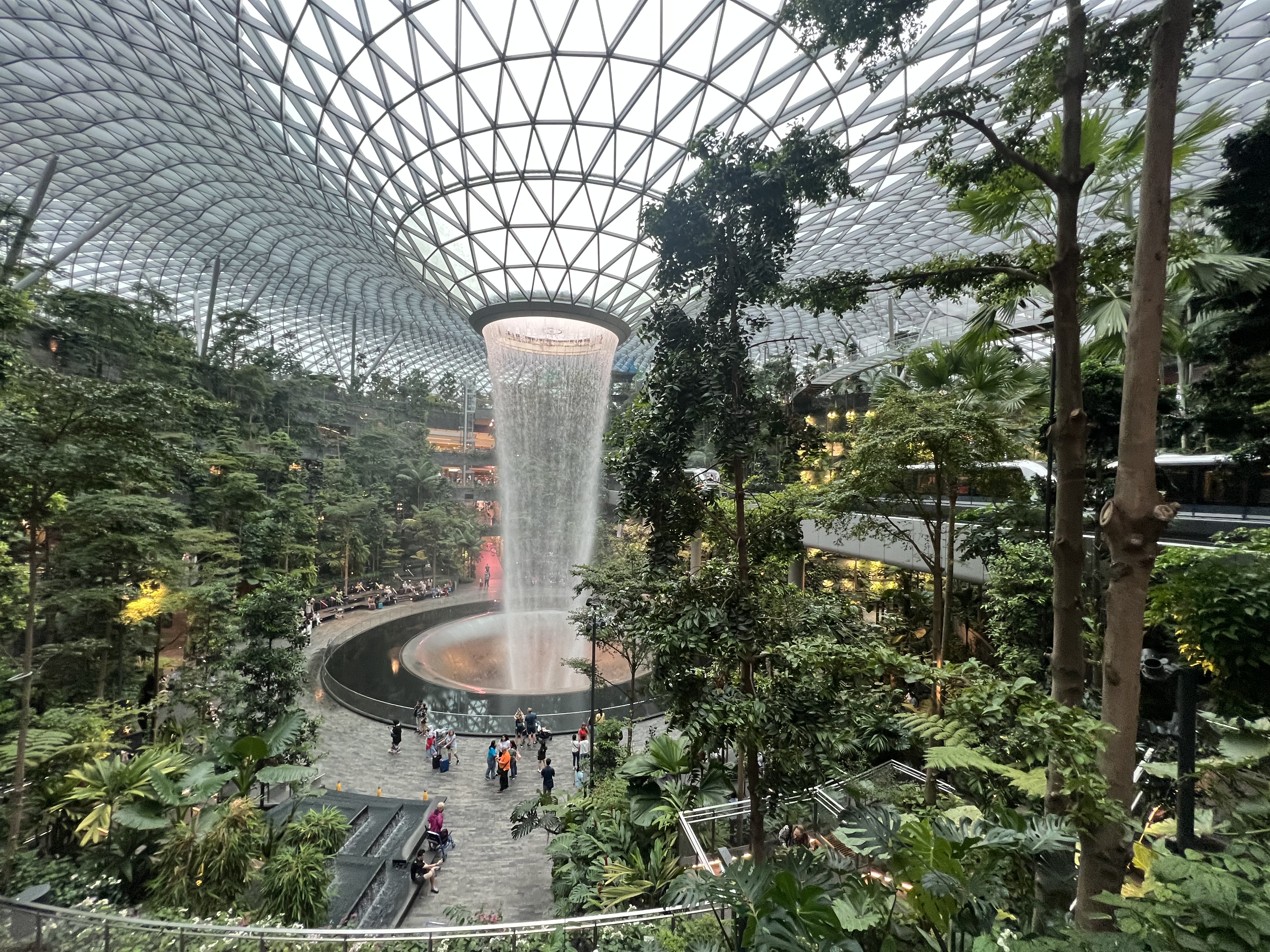 Window 02 — London, Art Deco style